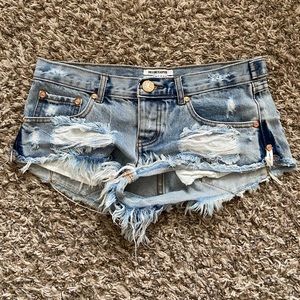 EUC One X OneTeaspoon Distressed Short, Size 24